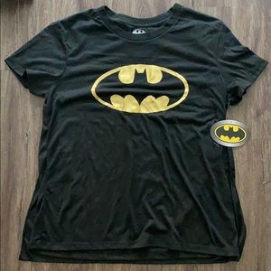 Batman shirt with detachable cape
